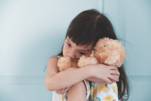 Traumatisme d'abandon : les blessures de l'adoption