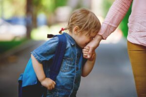 Mon enfant ne veut pas aller à l'école : pourquoi et que dois-je faire ?