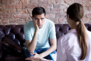 Pourquoi certaines personnes mentent-elles en thérapie ?