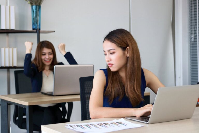 5 signes que vous avez un collègue envieux