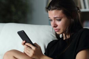 Quand les réseaux sociaux augmentent-ils le risque de dépression ?