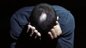 Pelade et stress : comment sont-ils liés ?