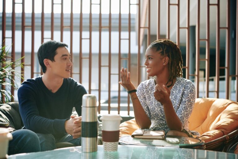 Les personnes très relationnelles : à quoi ressemblent-elles ?