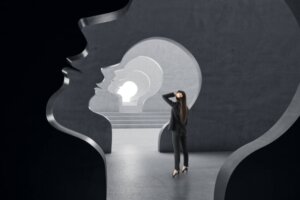 Quelle est la voix que j'entends dans ma tête ? C'est moi ou autre chose ?