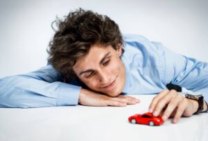 Adultes atteints du syndrome de Peter Pan : causes, conséquences et comment y faire face