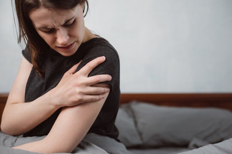 Pourquoi est-ce que je ressens une gêne physique lorsque je sors du lit ?