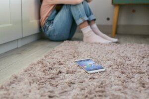 Pourquoi les réseaux sociaux rendent-ils les gens malheureux ?