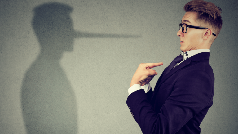 Comment reconnaître un menteur compulsif?