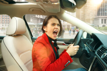 Conduite agressive : causes, conséquences et solutions